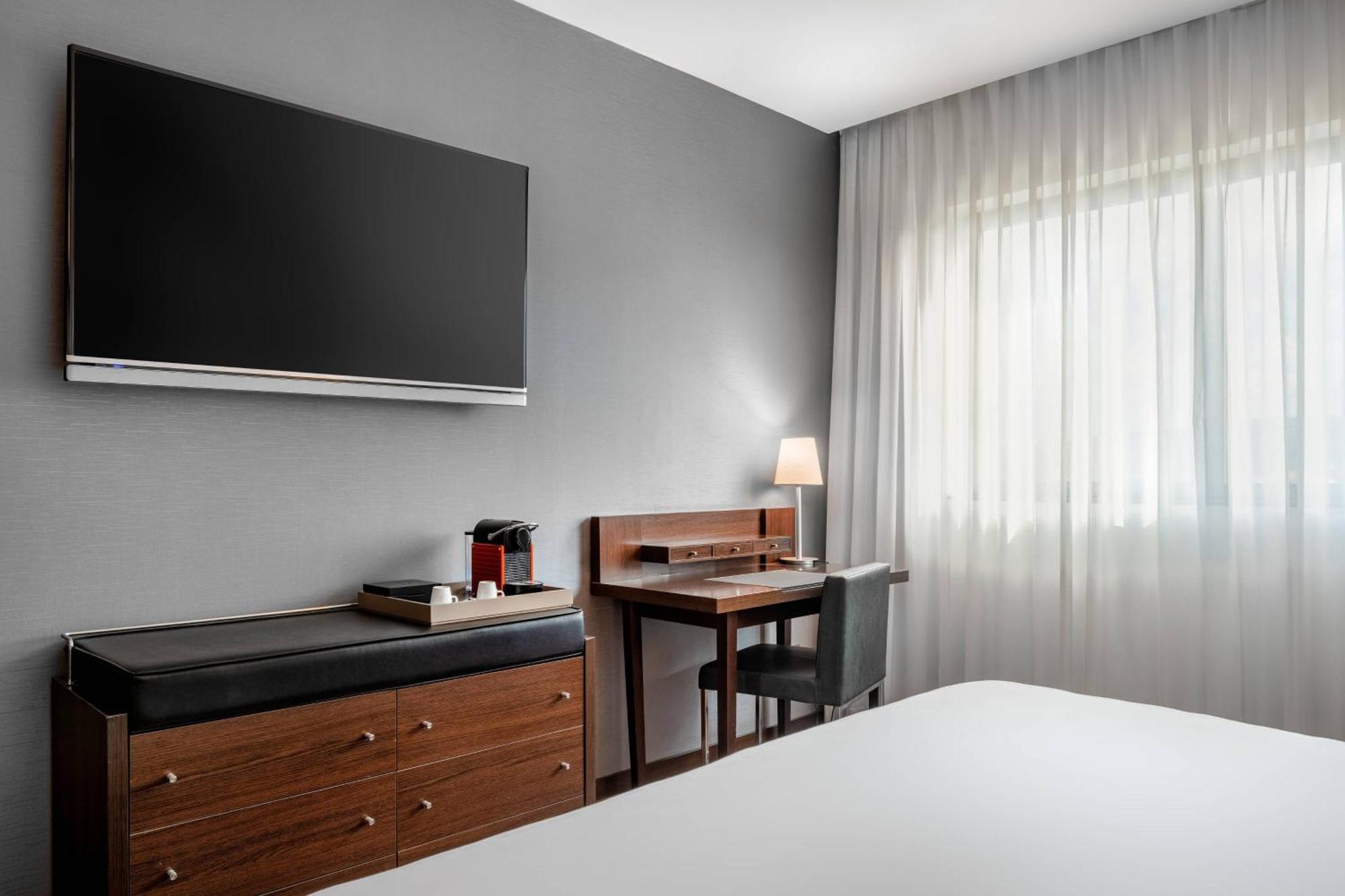 Ac Hotel Gijon By Marriott Екстериор снимка