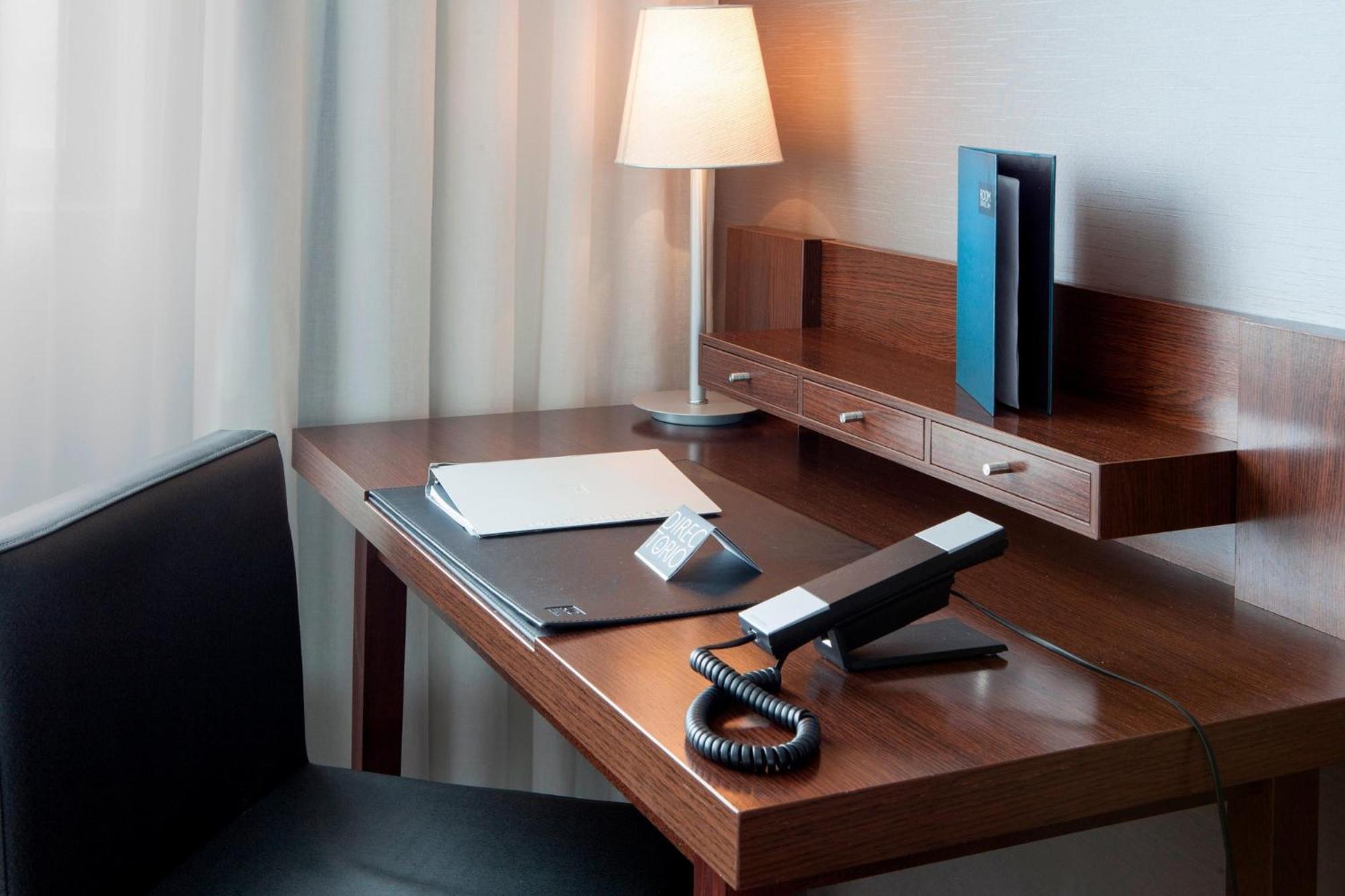 Ac Hotel Gijon By Marriott Екстериор снимка